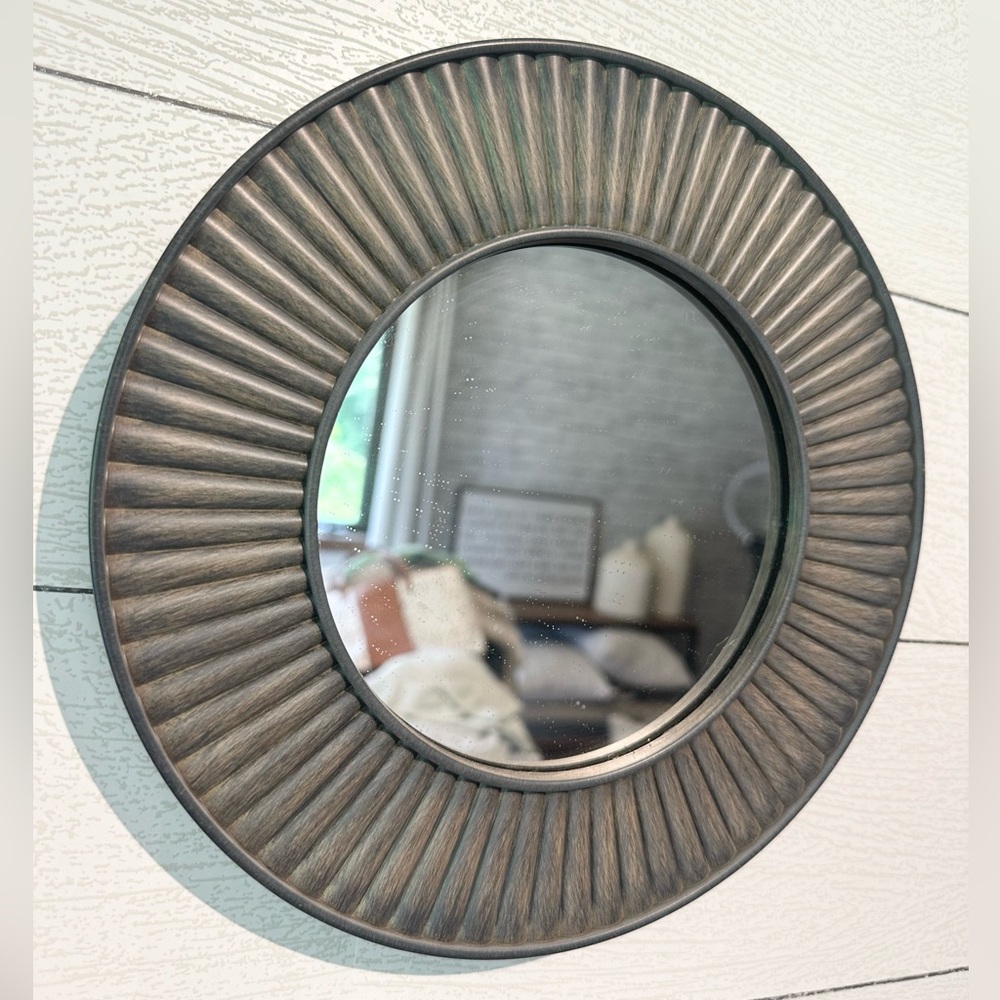 Gray round mirror!